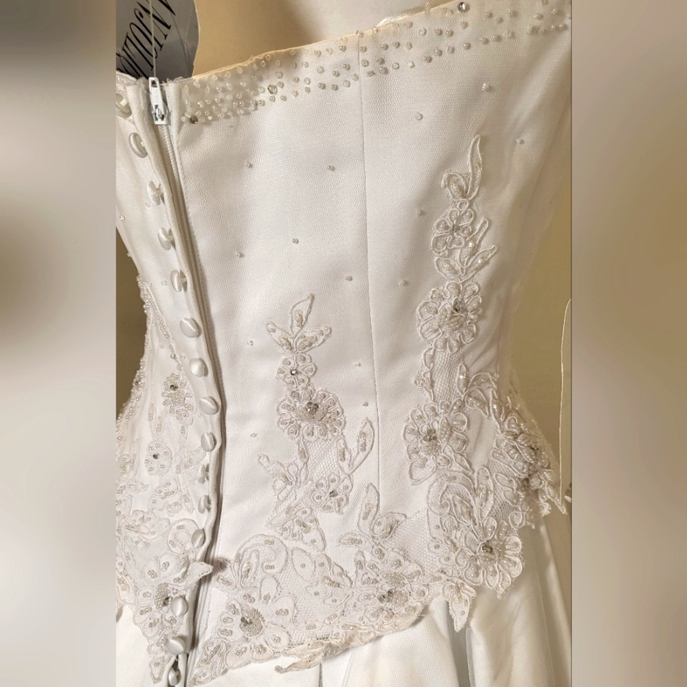 Anjolique Gorgeous White Boutique Gown Dress w/ Long Train - Picture 5 of 16